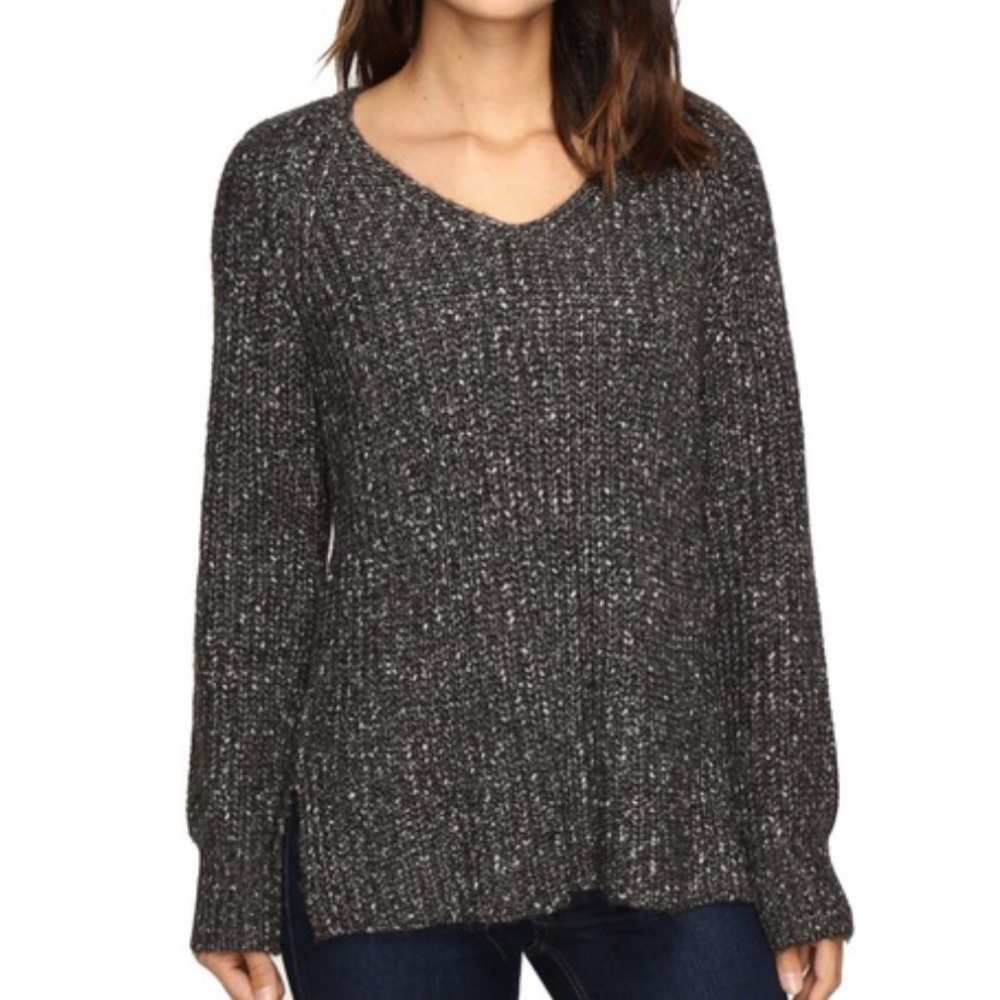NWOT SANCTUARY BLACK + WHITE MARLED VNECK SWEATER